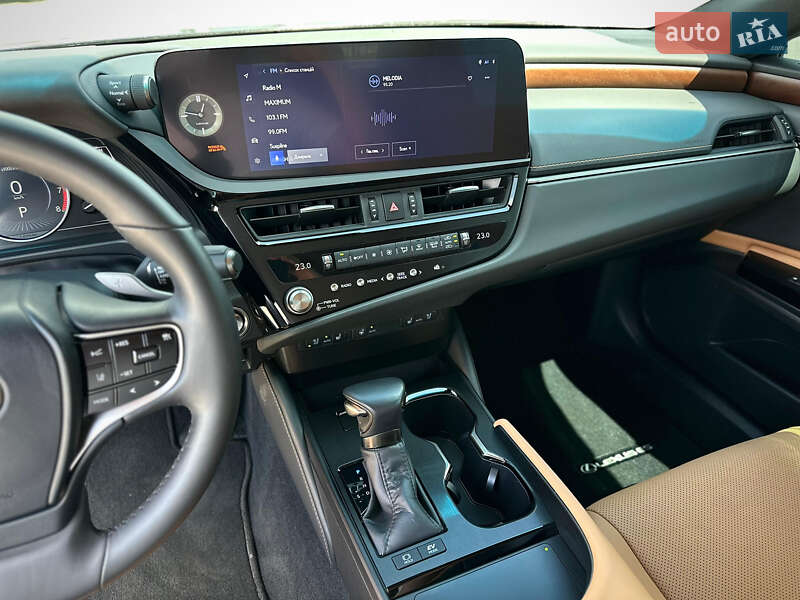 Седан Lexus ES 2024 в Киеве