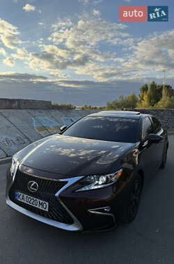 Седан Lexus ES 2016 в Киеве