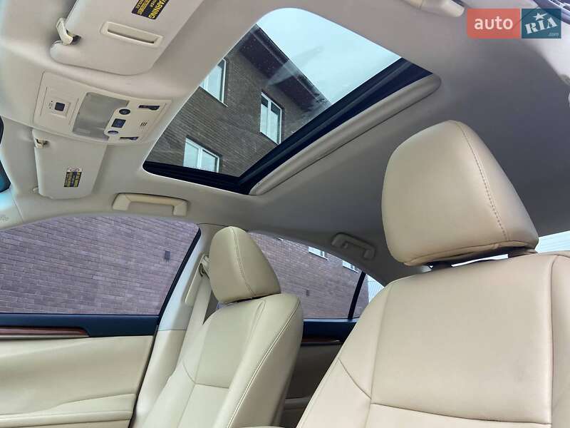 Седан Lexus ES 2013 в Владимире