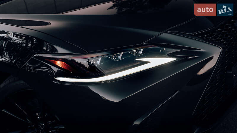 Седан Lexus ES 2019 в Києві