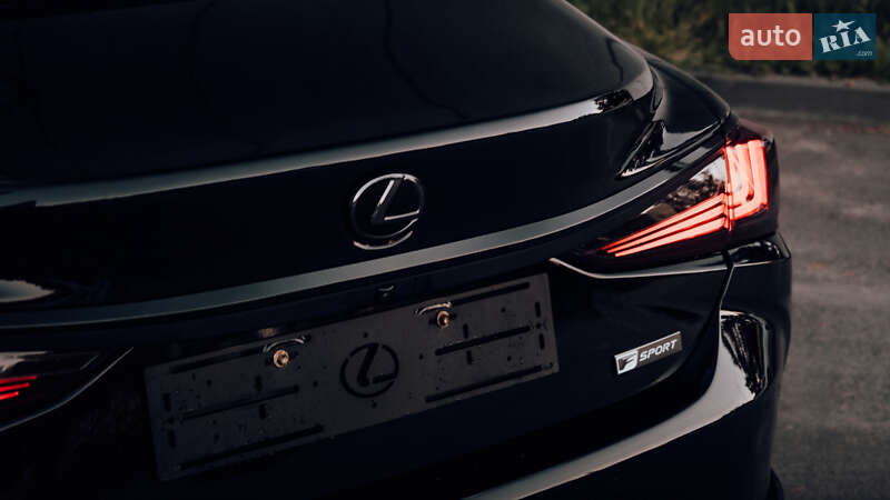 Седан Lexus ES 2019 в Києві