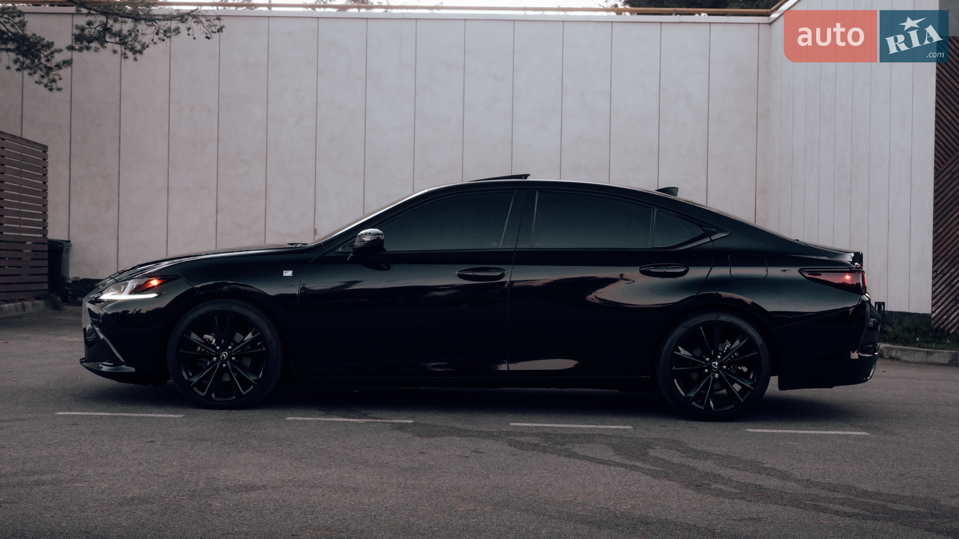 2019 Lexus ES - мініатюра 18