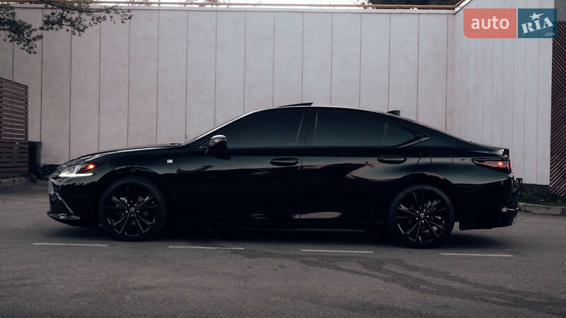 Седан Lexus ES 2019 в Києві
