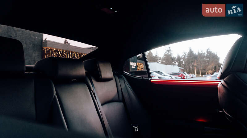 Седан Lexus ES 2019 в Києві