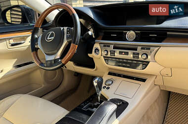 Седан Lexus ES 2014 в 