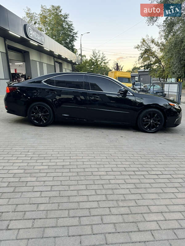 Седан Lexus ES 2013 в Киеве