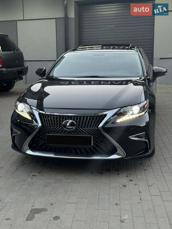 Седан Lexus ES 2013 в Киеве