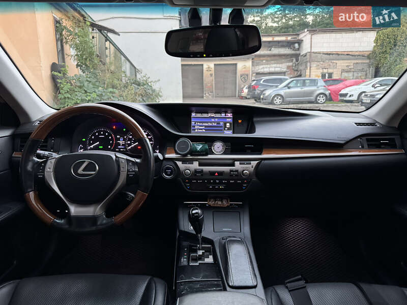 Седан Lexus ES 2013 в Киеве