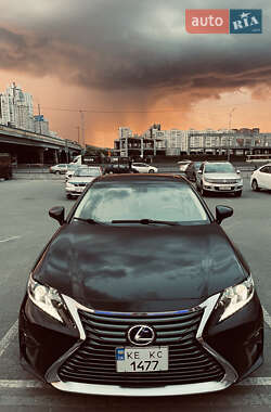 Седан Lexus ES 2015 в Киеве