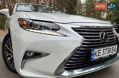 Седан Lexus ES 2015 в 