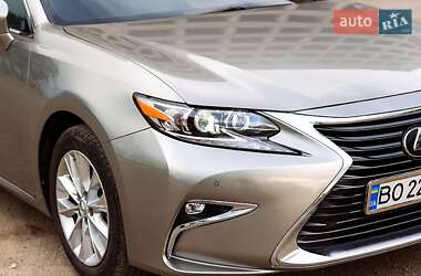 Седан Lexus ES 2015 в 
