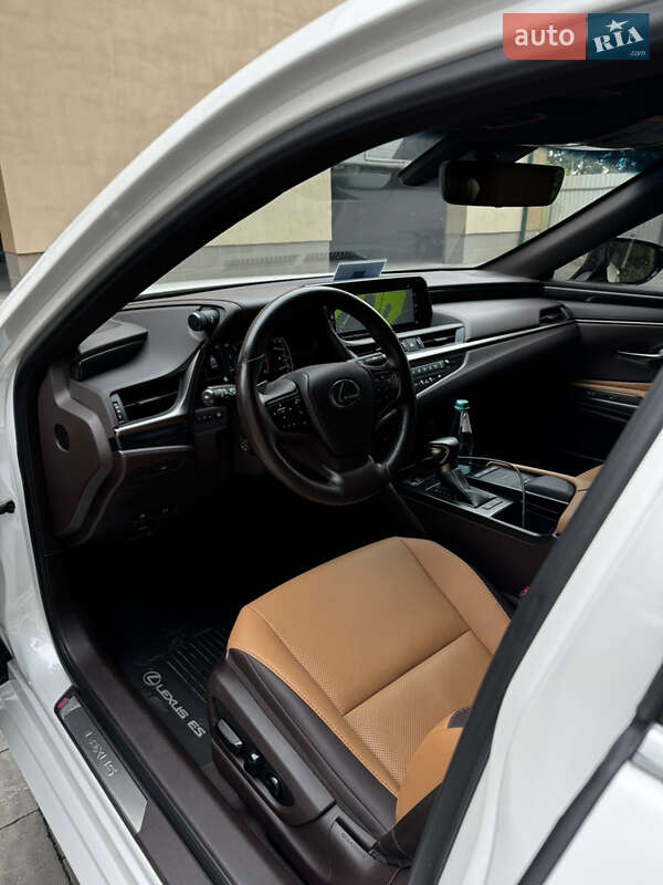 Седан Lexus ES 2021 в Львове фото 13 Седан Lexus ES 2021 в Львове