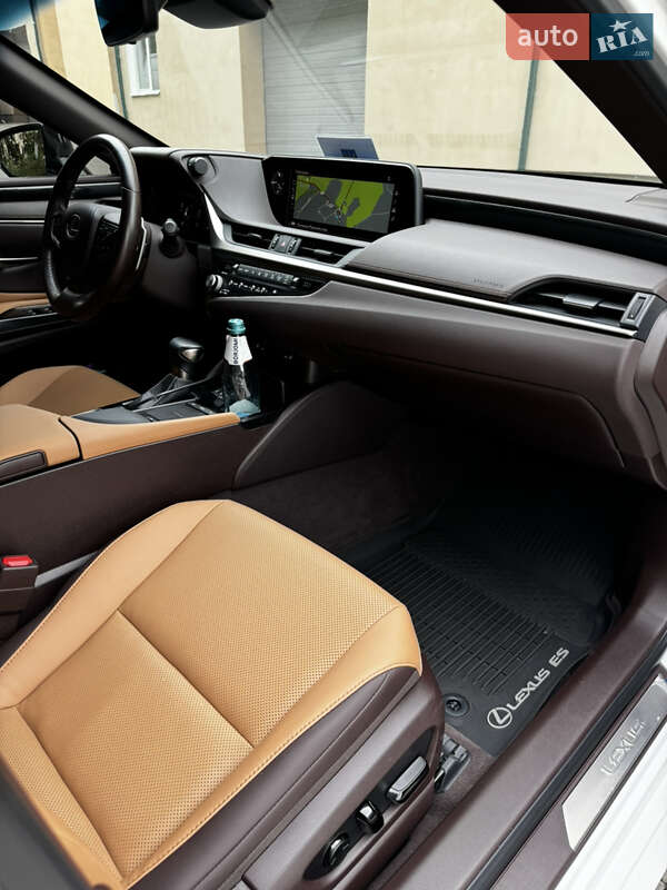 Седан Lexus ES 2021 в Львове фото 20 Седан Lexus ES 2021 в Львове