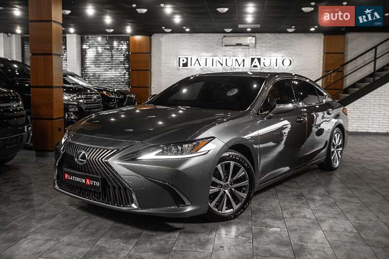 Lexus ES 2019