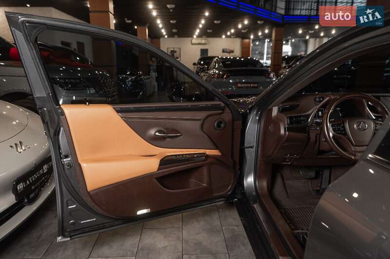 Седан Lexus ES 2019 в Одессе