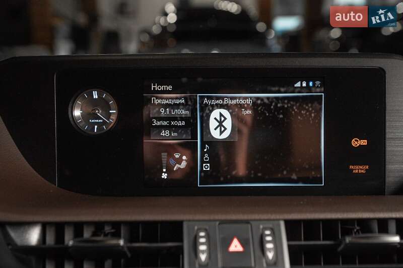 Седан Lexus ES 2019 в Ужгороде
