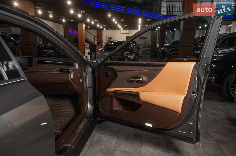 Седан Lexus ES 2019 в Одессе