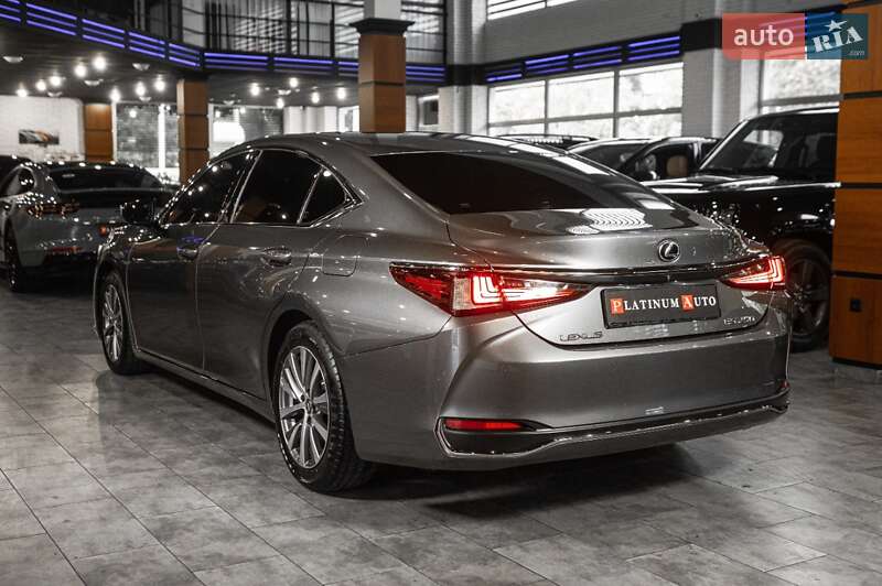 Седан Lexus ES 2019 в Одессе