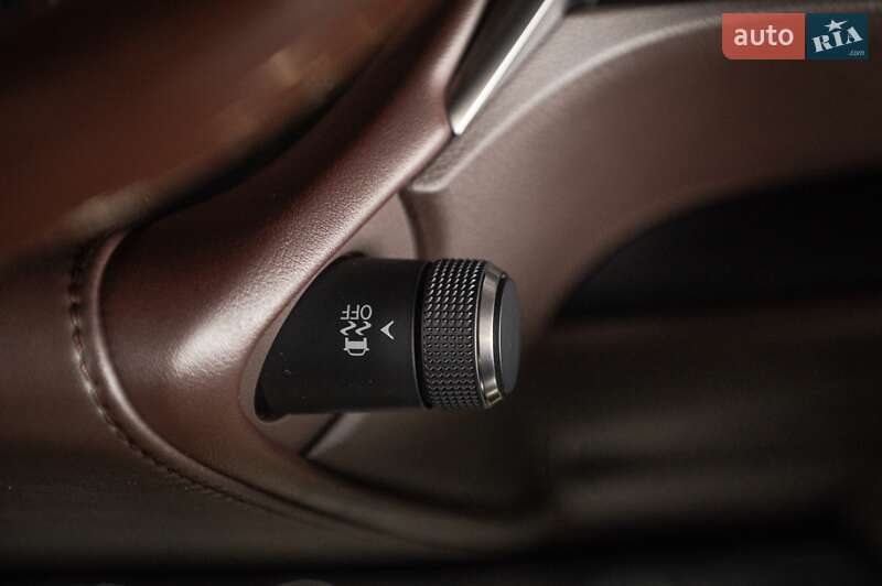 Седан Lexus ES 2019 в Ужгороде