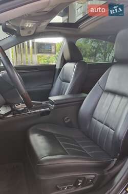 Седан Lexus ES 2017 в 