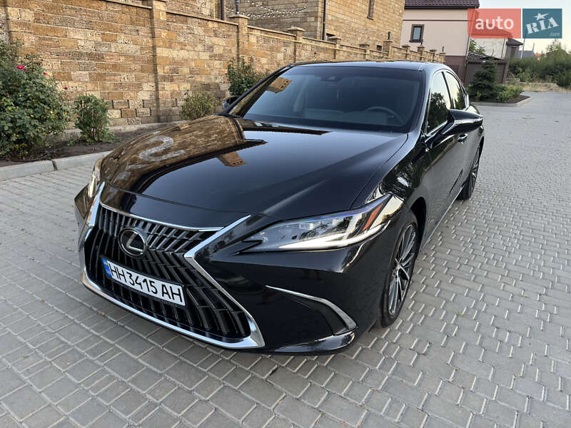 Lexus ES 2024