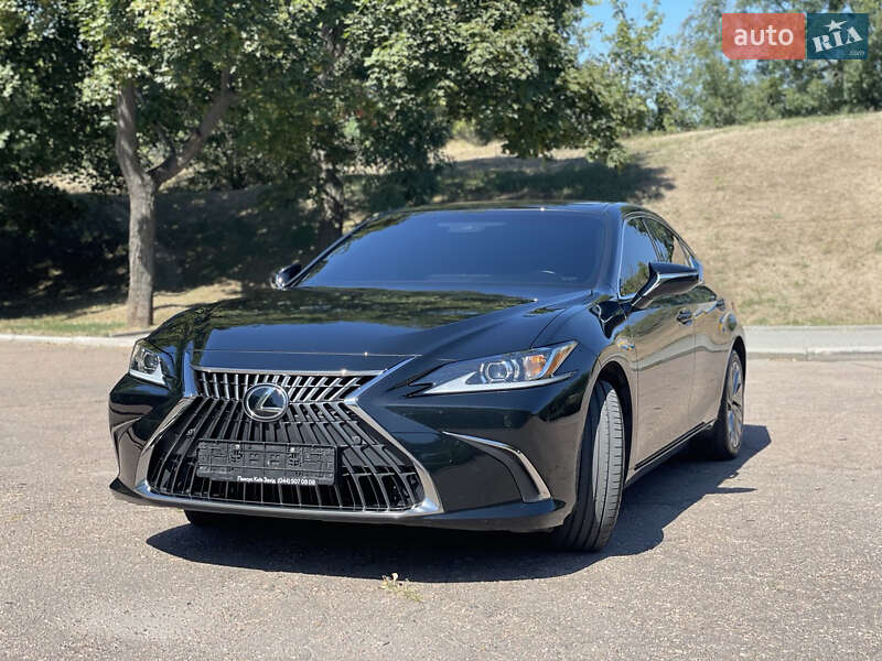 Lexus ES 2022