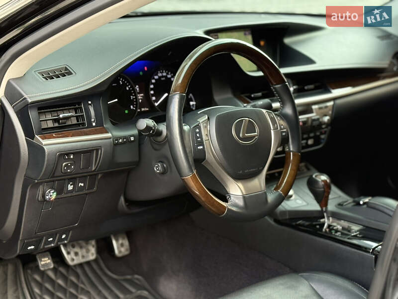 Седан Lexus ES 2014 в Білій Церкві