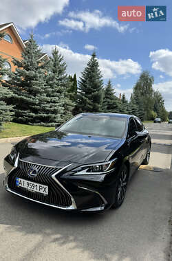 Седан Lexus ES 2021 в Чайках