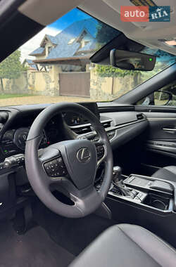 Седан Lexus ES 2021 в Чайках