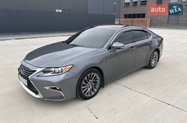 Седан Lexus ES 2018 в Кропивницком