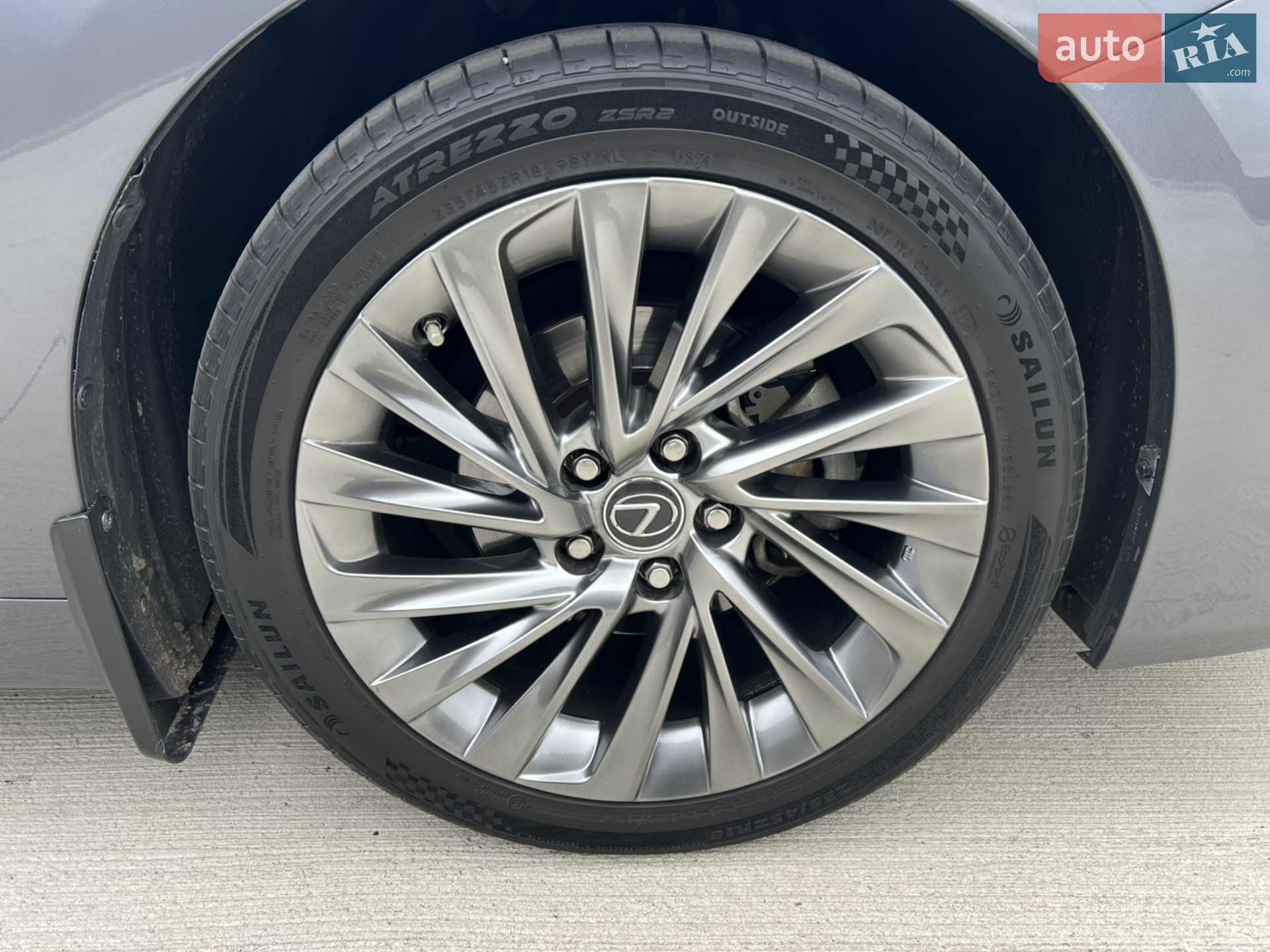 2018 Lexus ES - мініатюра 17