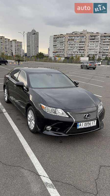 Седан Lexus ES 2014 в Киеве