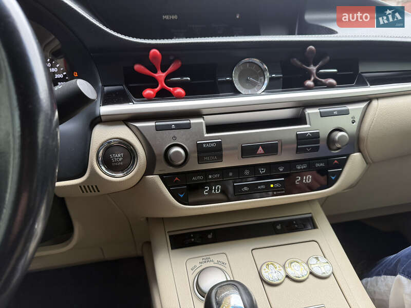 Седан Lexus ES 2015 в Прилуках фото 21 Седан Lexus ES 2015 в Прилуках