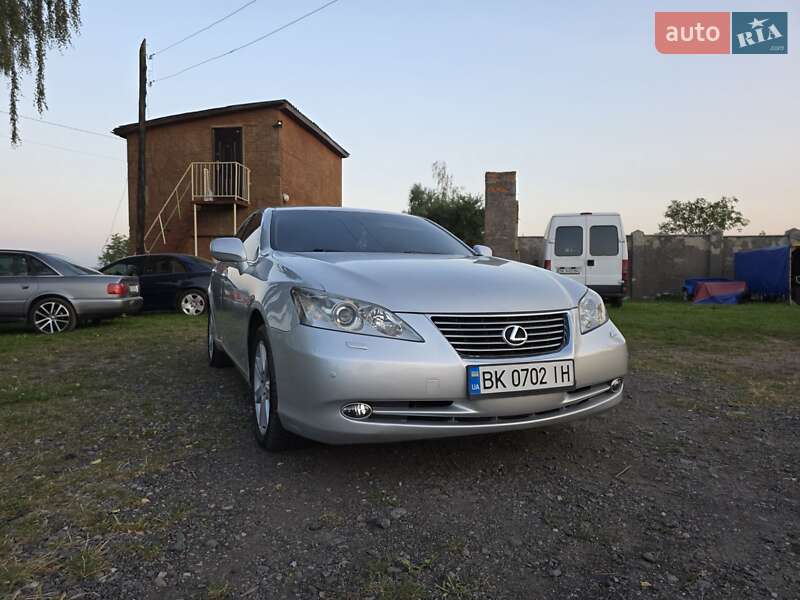 Седан Lexus ES 2007 в Ровно