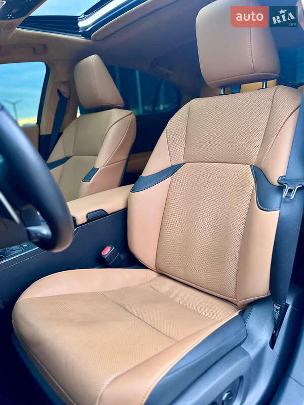 Седан Lexus ES 2021 в Киеве