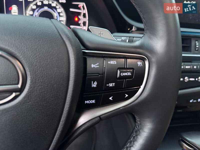 Седан Lexus ES 2021 в Киеве