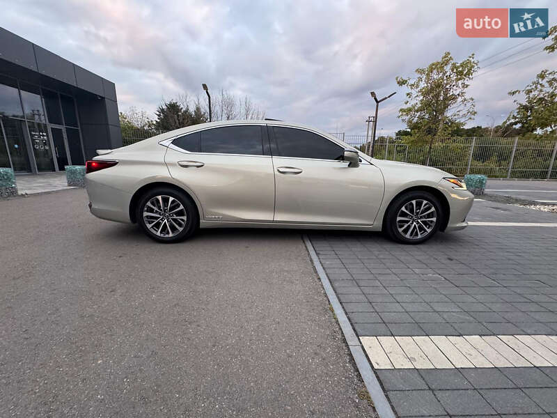 Седан Lexus ES 2021 в Киеве