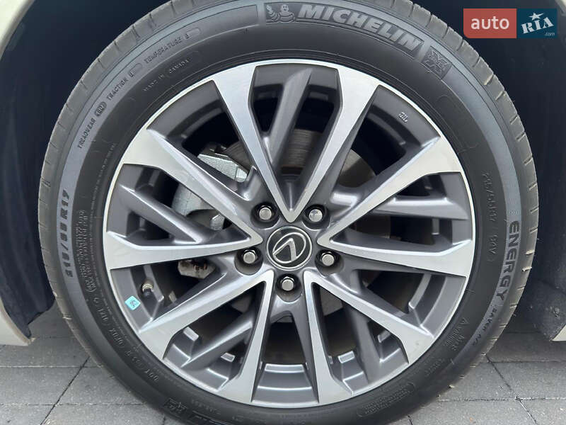 Седан Lexus ES 2021 в Киеве