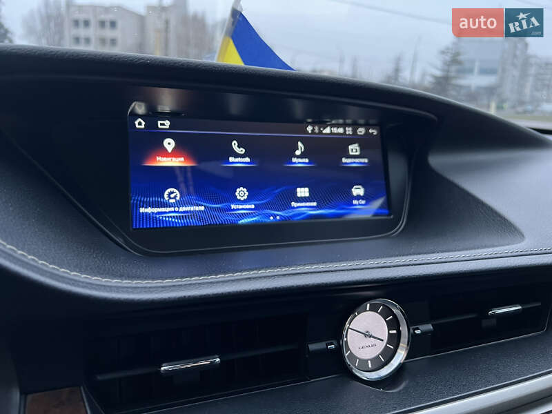 Седан Lexus ES 2014 в Черкасах