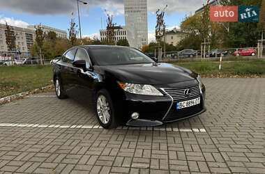 Седан Lexus ES 2014 в Самборе