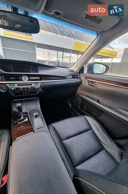 Седан Lexus ES 2013 в 