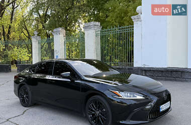 Седан Lexus ES 2021 в Киеве
