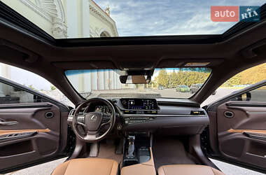 Седан Lexus ES 2021 в Киеве