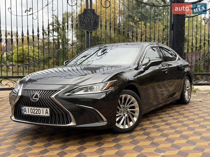 Lexus ES 2019