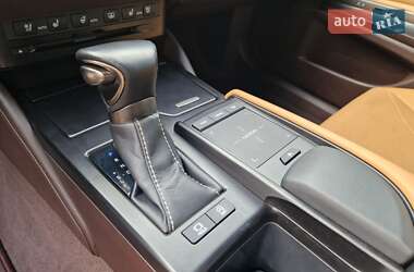 Седан Lexus ES 2019 в Дніпрі