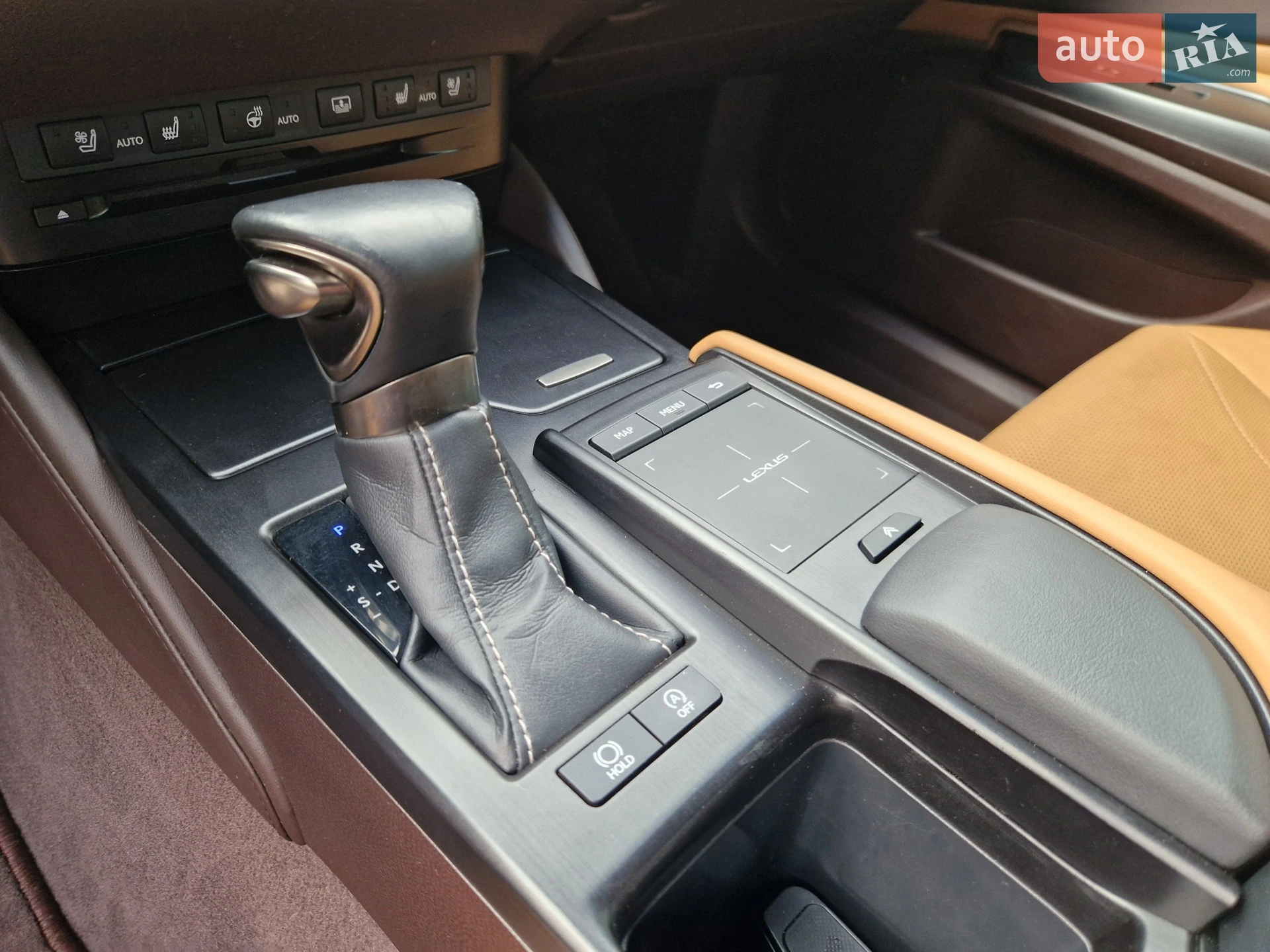 2019 Lexus ES - мініатюра 26