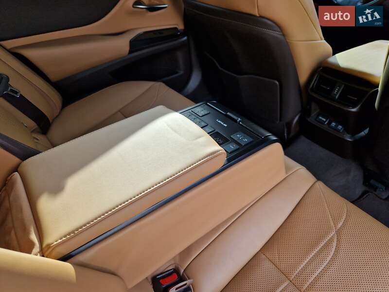 Седан Lexus ES 2019 в Днепре