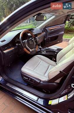 Седан Lexus ES 2013 в Чернігові
