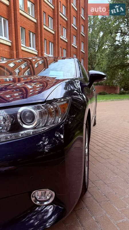Седан Lexus ES 2013 в Чернигове