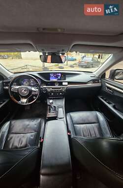 Седан Lexus ES 2016 в 